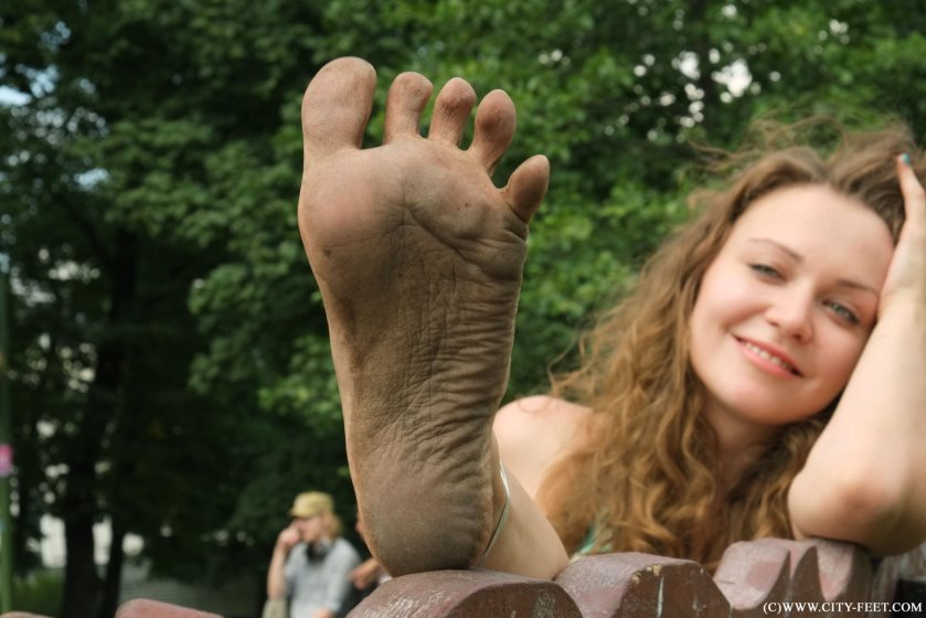 Cover 3 Delightful barefoot girl. Part 4 - Full HD/MP4