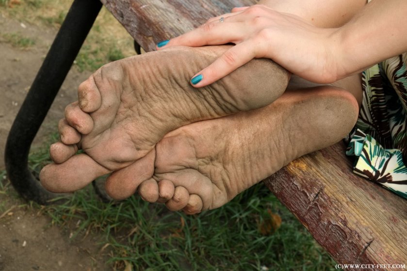 Cover 4 Delightful barefoot girl. Part 4 - Full HD/MP4