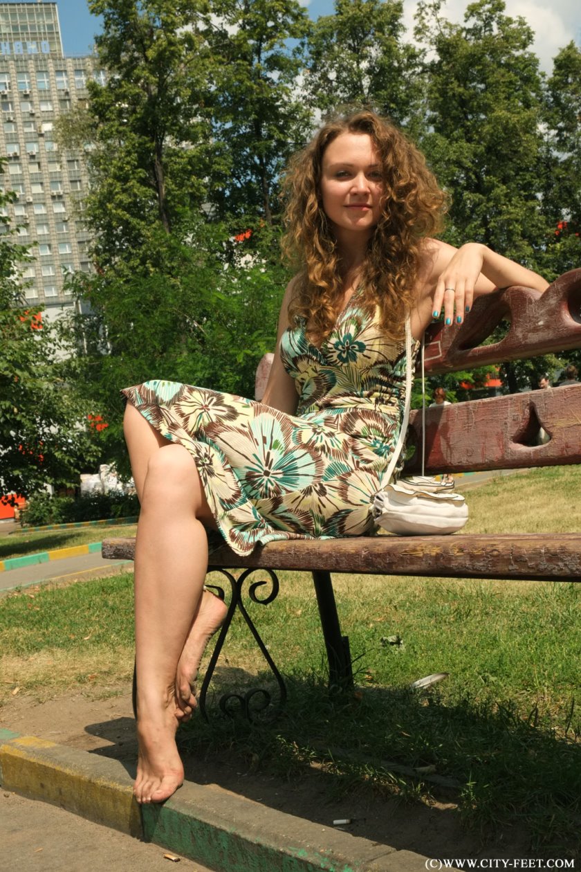 Cover Delightful barefoot girl. Part 4 - Full HD/MP4