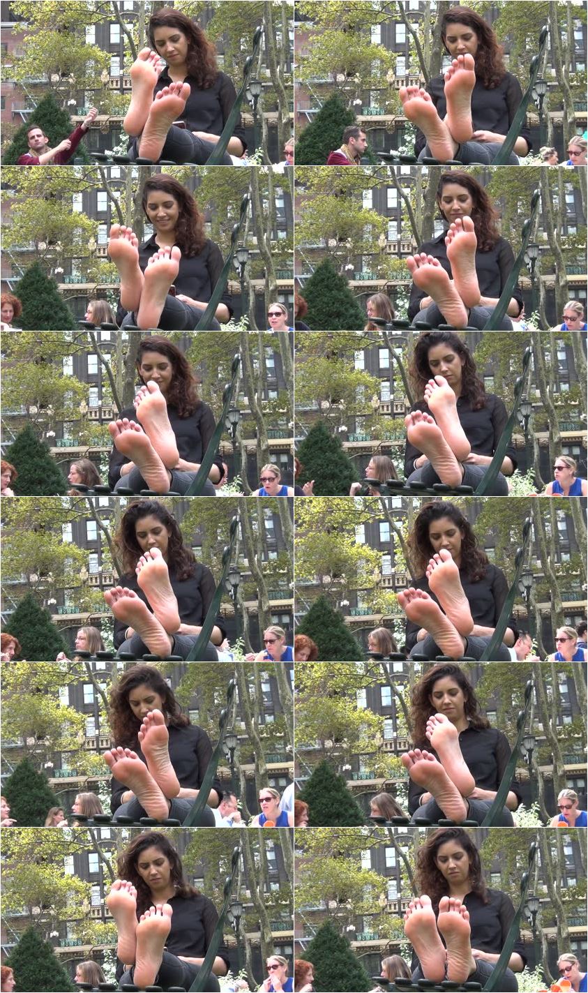 Screenlist Incredible stems, big soles - Full HD/MP4