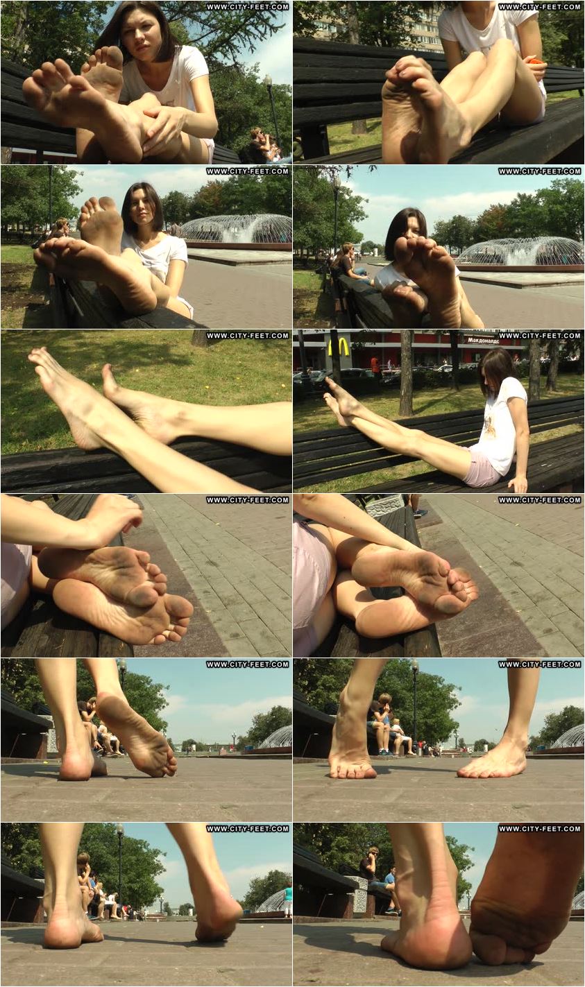 Screenlist Hot beauty in T-shirt and shorts. Part 4. - Full HD/MP4