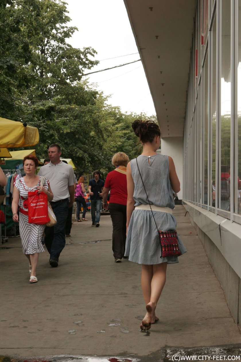 Cover Barefoot in a city streets. Part 2. - Full HD/MP4