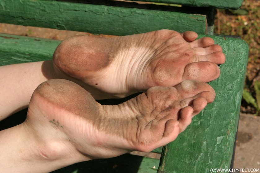 Cover 4 Flexible feet and dirty soles. Part 4. - Full HD/MP4