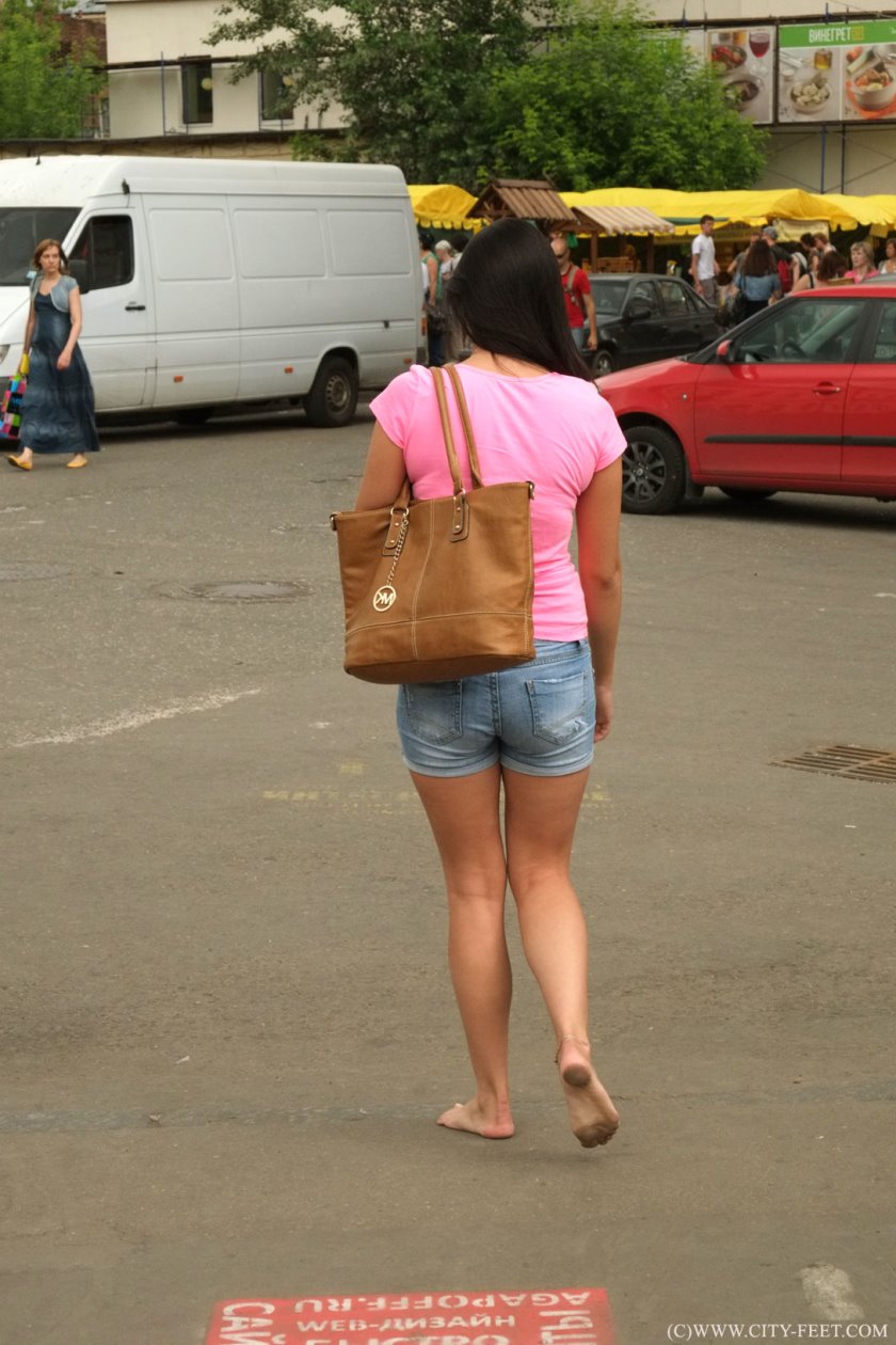 Cover Slender beauty in shorts. Part 1. - Full HD/MP4