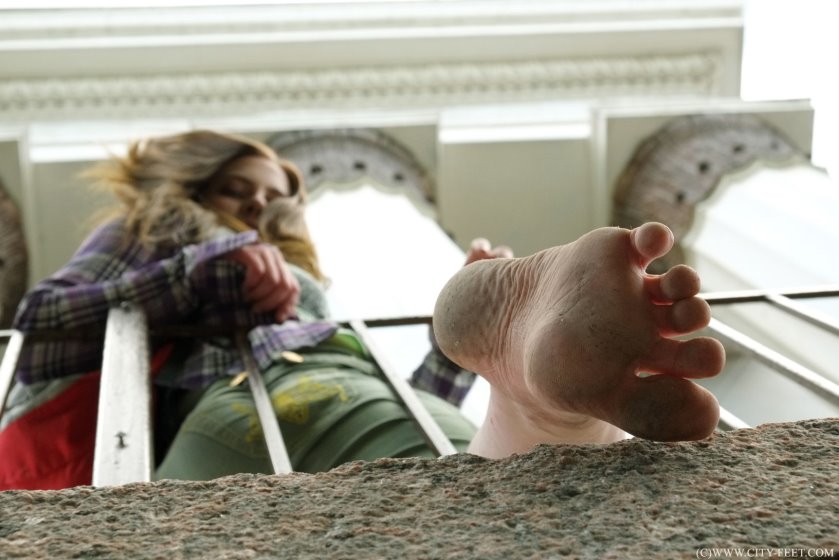 Cover A girl with a backpack. Part 3. - Full HD/MP4