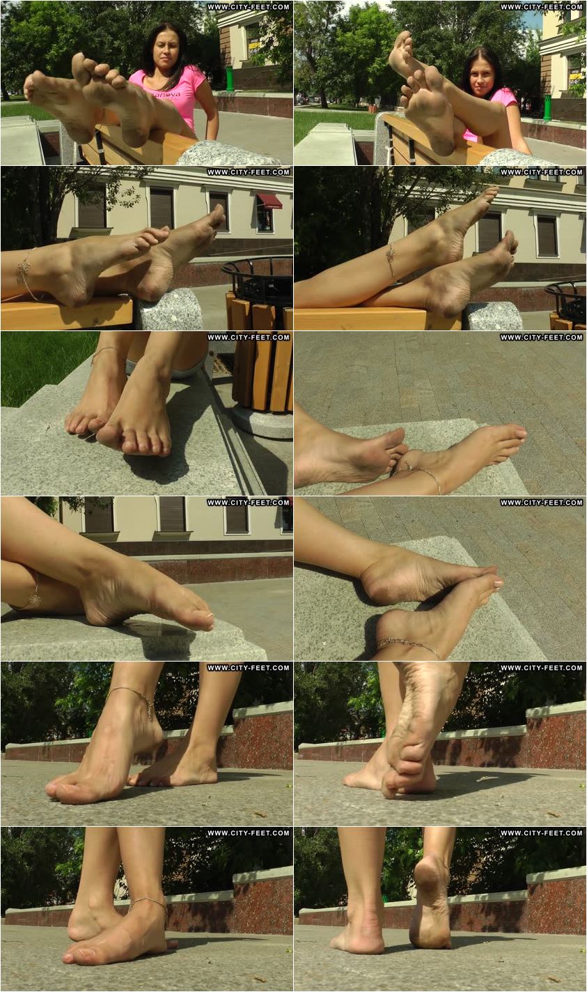 Screenlist Slender beauty in shorts. Part 4. - Full HD/MP4