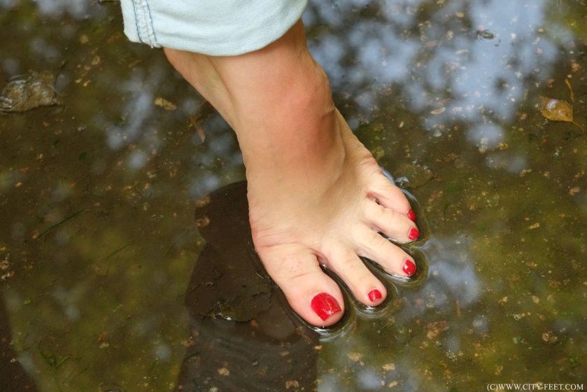 Cover Barefoot and free. Part 1. - Full HD/MP4