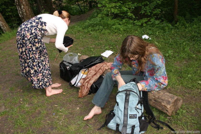 Cover 2 Barefooted picnic - LQ/MP4