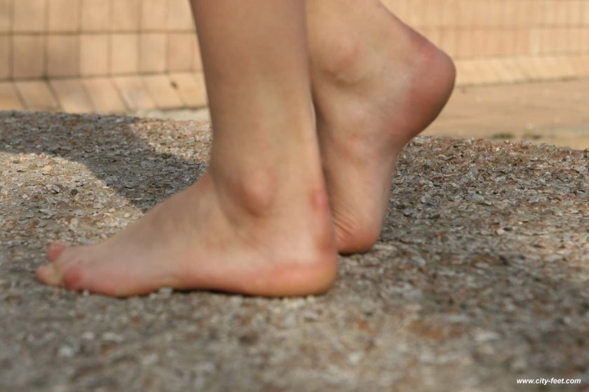 Cover Pretty barefoot girl. Part 3. - HD/MP4