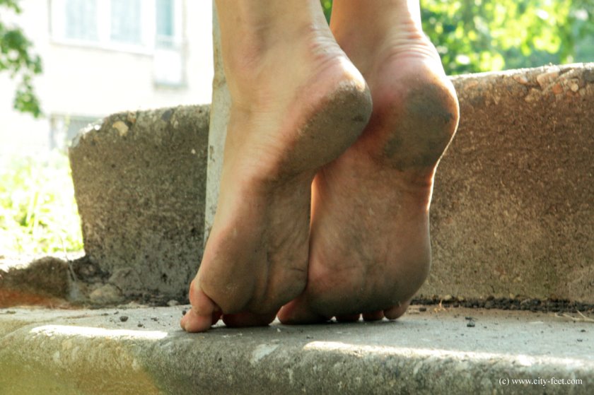 Cover Teasing bare feet. Part 3. - HD/MP4