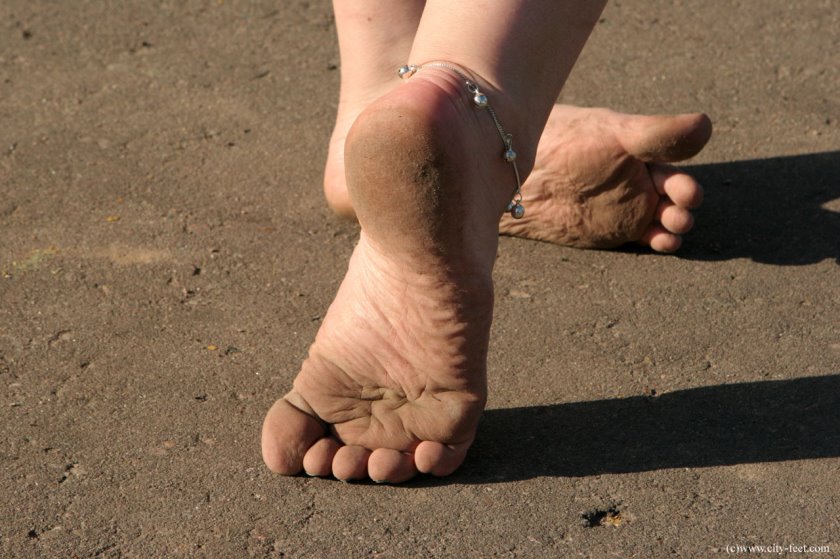 Cover 3 Barefoot walk in the city. Part 4. - HD/MP4