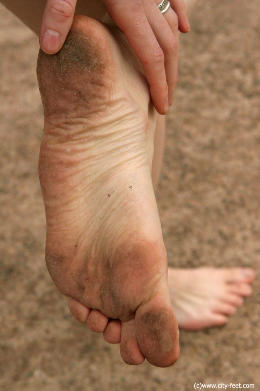 Cover 3 Barefoot hippie girl. Part 3. - HD/MP4