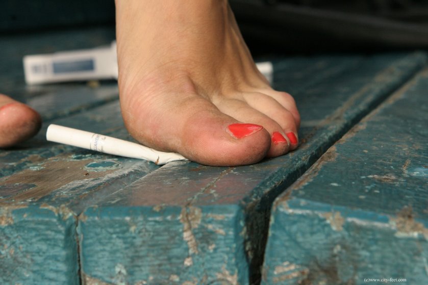 Cover 3 Gorgeous lady in her bare feet. Part 4 - HD/MP4