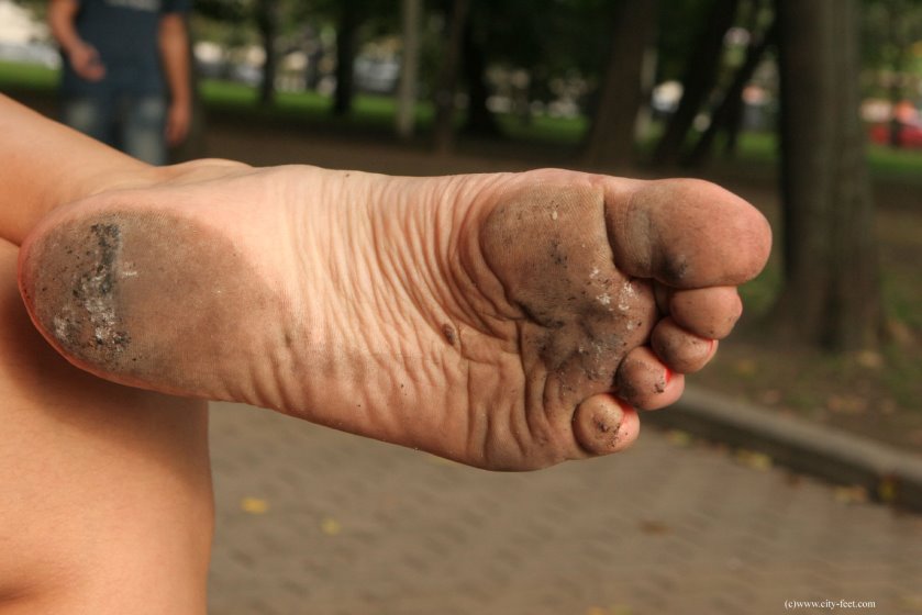 Cover 4 Gorgeous lady in her bare feet. Part 4 - HD/MP4