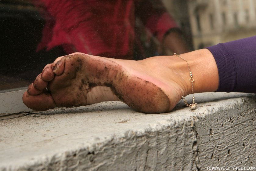 Cover 3 Leggins and bare feet. Part 3. - Full HD/MP4