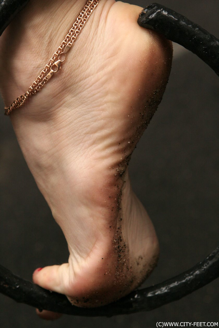 Cover 4 Two barefoot beauties. Part 1. - Full HD/MP4