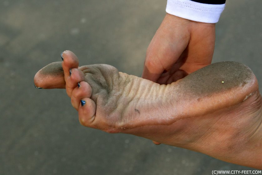 Cover 4 A pleasant smile and tough soles. Part 2. - Full HD/MP4