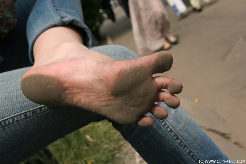 Cover Barefoot in blue jeans. Part 3. - Full HD/MP4