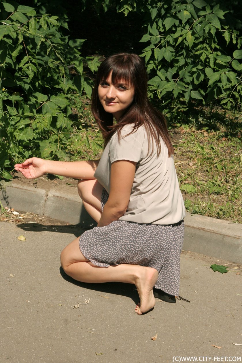 Cover 3 Barefoot girl in a short skirt. Part 1. - Full HD/MP4