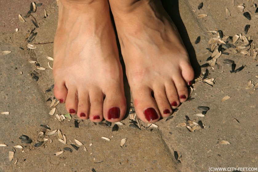 Cover 4 Barefoot girl in a short skirt. Part 4. - Full HD/MP4