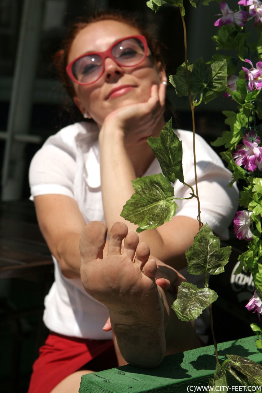 Cover 4 Playful barefoot redhead. Part 1. - Full HD/MP4