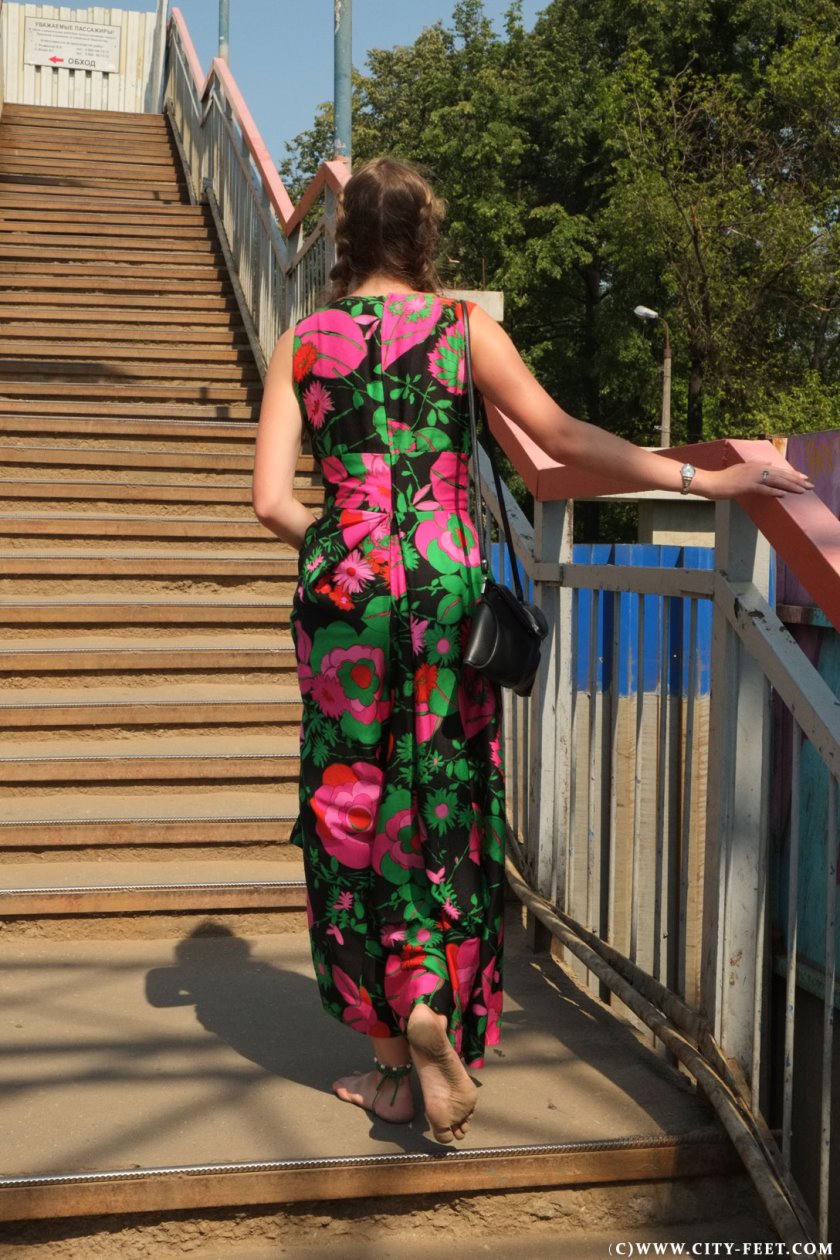 Cover 4 City Feet - Barefoot girl in a long dress. Part 3. - Full HD/MP4