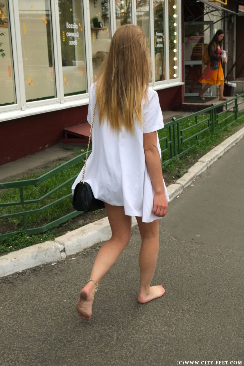 Cover City Feet - A girl in a white dress. Part 1. - Full HD/MP4