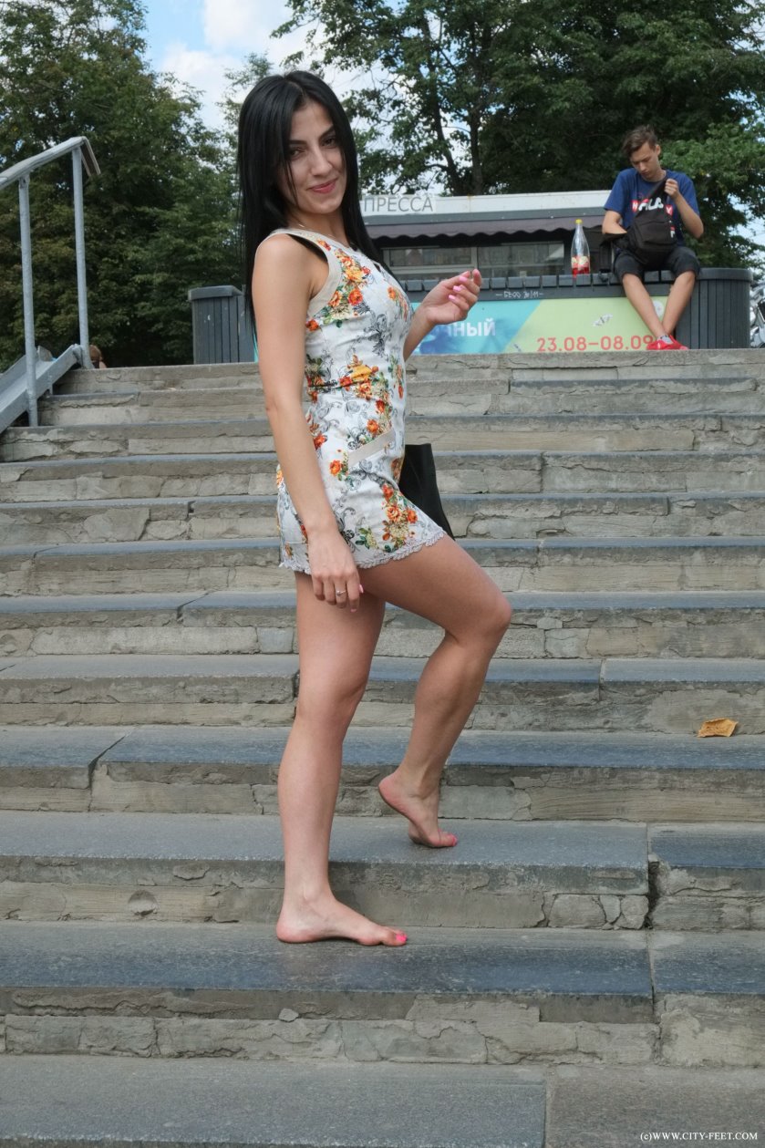 Cover 4 City Feet - A brunette in a short dress. Part 2. - Full HD/MP4