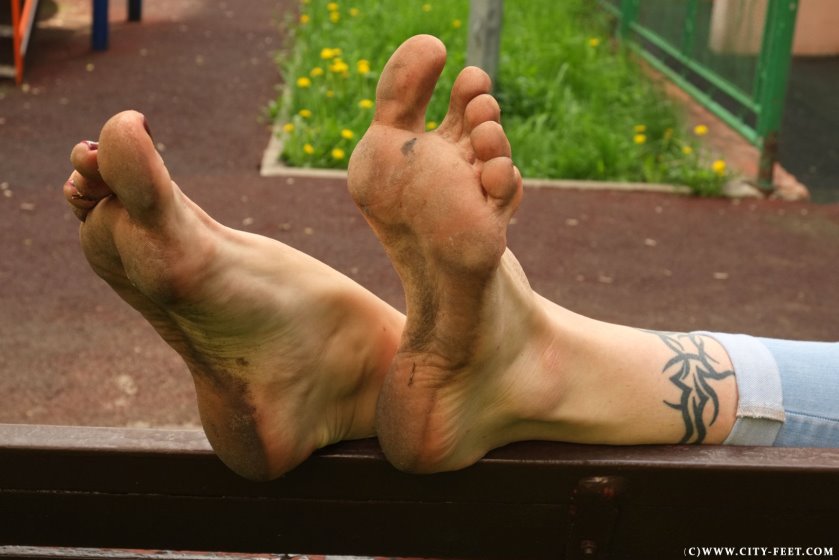 Cover 4 City Feet - A tall barefoot beauty. Part 4. - Full HD/MP4