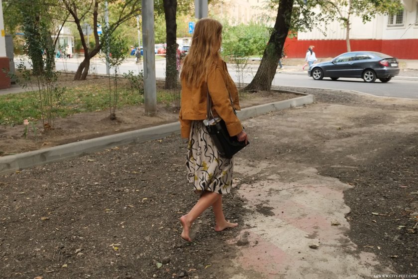 Cover City Feet - Autumn barefoot walk. Part 1. - Full HD/MP4