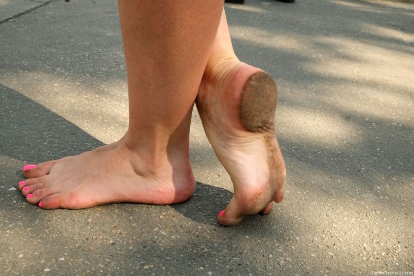 Cover 4 City Feet - A brunette in a short dress. Part 3. - Full HD/MP4