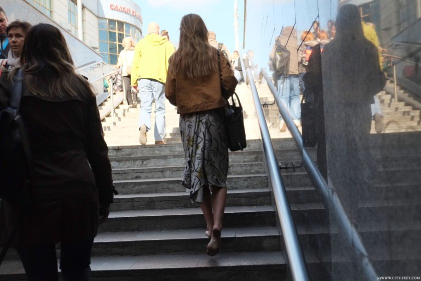 Cover 4 City Feet - Autumn barefoot walk. Part 2. - Full HD/MP4