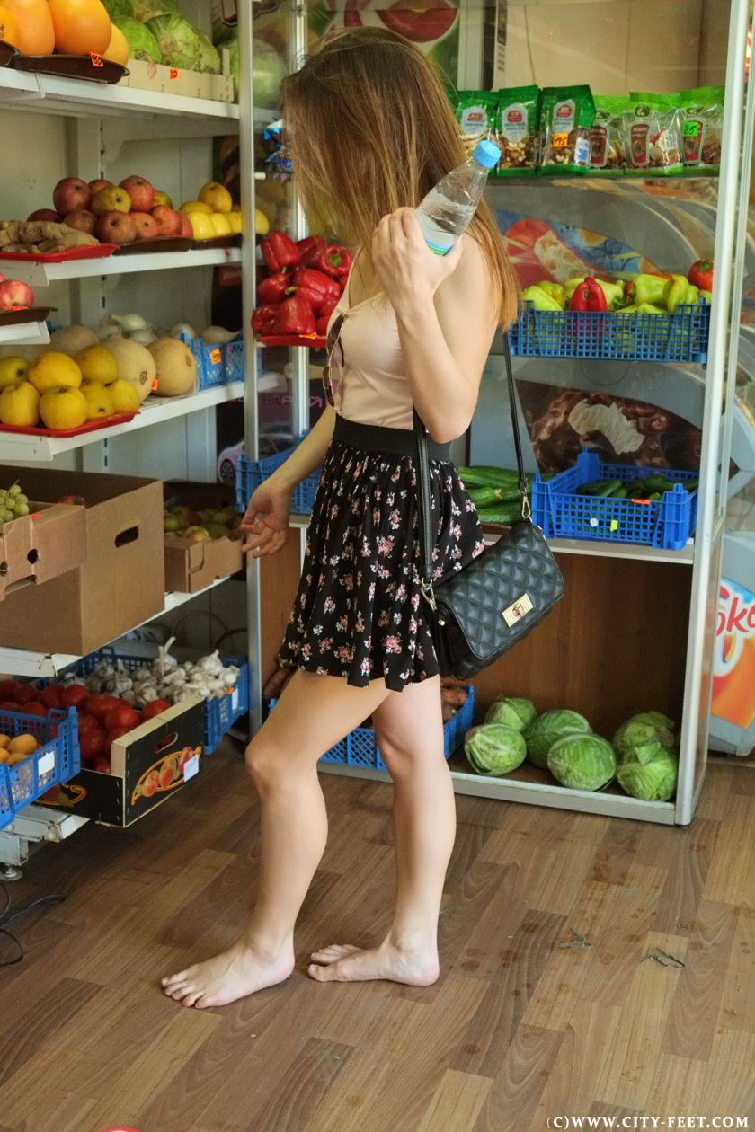 Cover 3 City Feet - A playful girl in a short skirt. Part 2. - Full HD/MP4