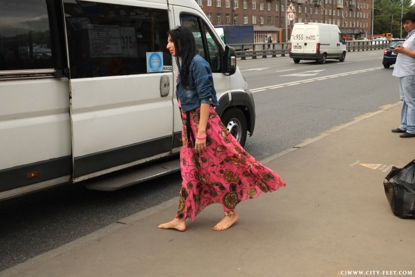 Cover 4 City Feet - A brunete in a long skirt. Part 2. - Full HD/MP4