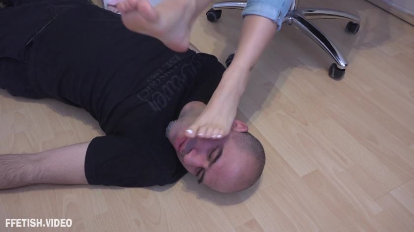 Cover 4 GODDESS GABRIELLA - GABRIELLA - My New Camera Girl - Sneakers, Socks And Feet Worship Exhibition FULL CLIP - Full HD/MP4
