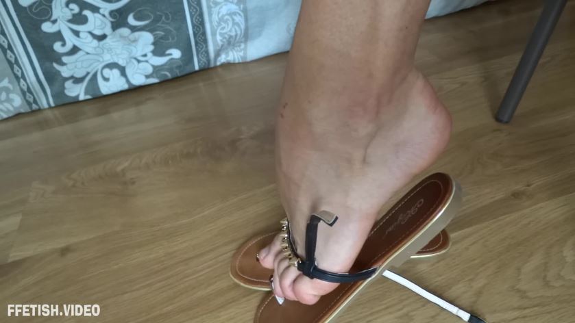 Cover 4 MCrushing - Shoeplay with my flat sandals - back, side and pov view - Full HD/MP4