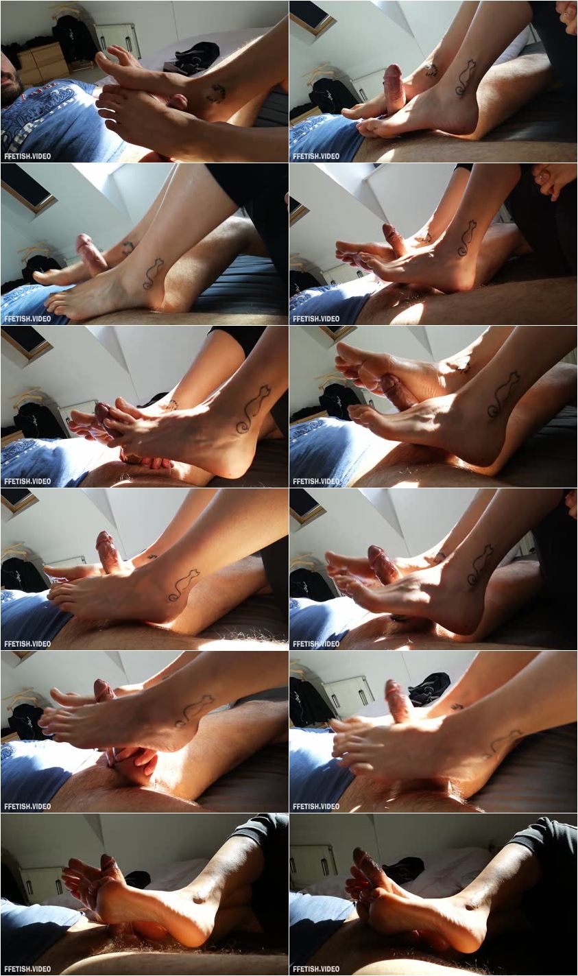 Screenlist Solemates - Bea oily big size 42 in a cock massage - Full HD/MP4