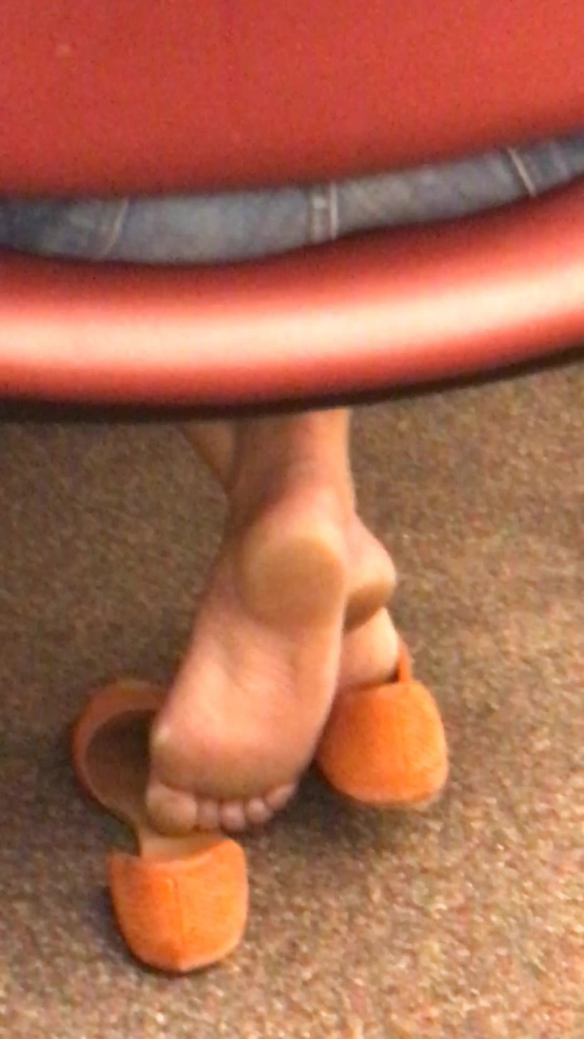 Candid Asian Sexy Feet In Lbrary