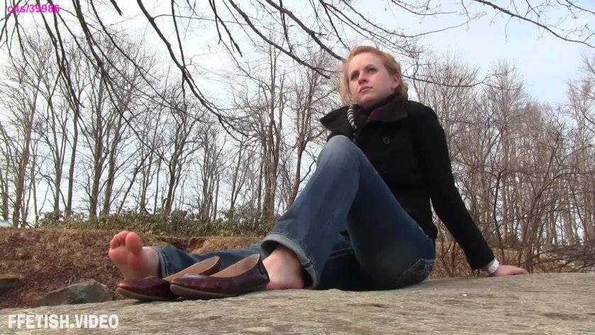 Cover 2 MtnMaiden Shoeplay - New model 7 ballet flats barefoot soles outside 1080p - Full HD/MP4