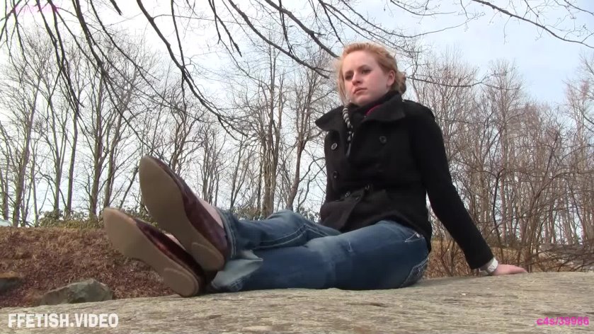 Cover 3 MtnMaiden Shoeplay - New model 7 ballet flats barefoot soles outside 1080p - Full HD/MP4