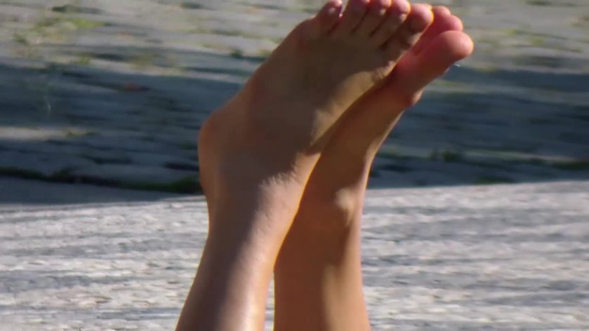 Cover 3 THE CANDID FEET FEVER - Barefoot in the pose (HD) - HD/AVI