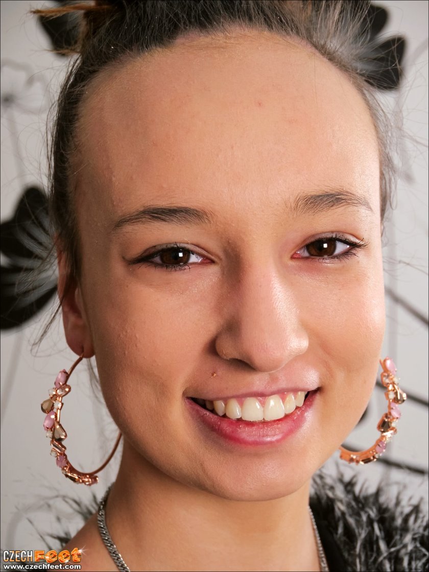 Cover 3 Czech Feet - 05-31-2020 Natalie - Bare feet & Shoes & Dirty - HD/MP4