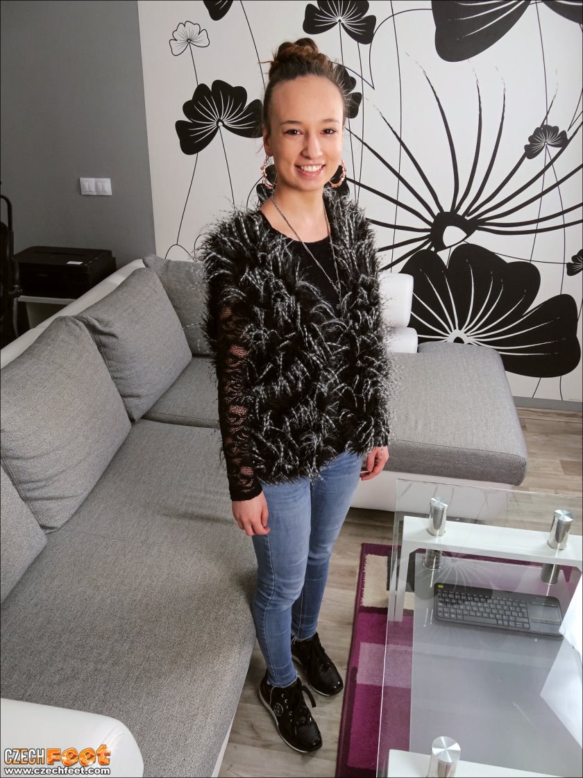 Cover Czech Feet - 05-31-2020 Natalie - Bare feet & Shoes & Dirty - HD/MP4