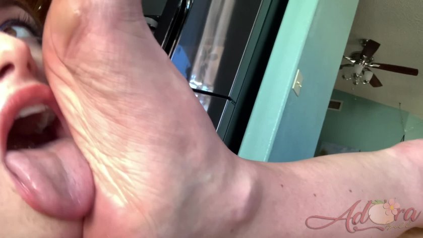 Cover 3 Adora bell - Worshipping Ellies Dirty Feet - Full HD/MP4