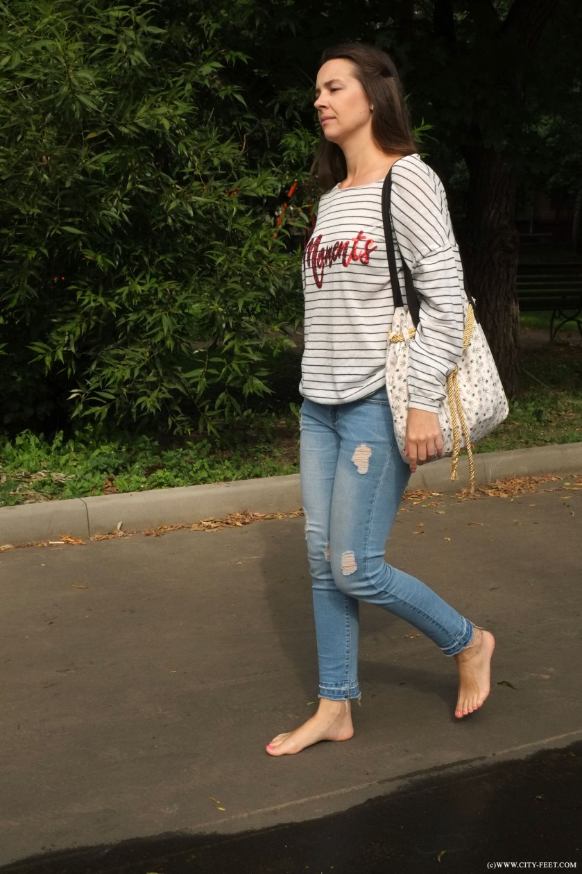 Cover 3 City Feet - Barefoot in the wet street. Part 1. - Full HD/MP4