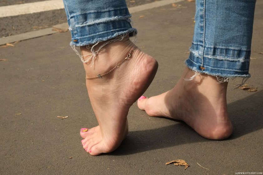 Cover 4 City Feet - Barefoot in the wet street. Part 1. - Full HD/MP4