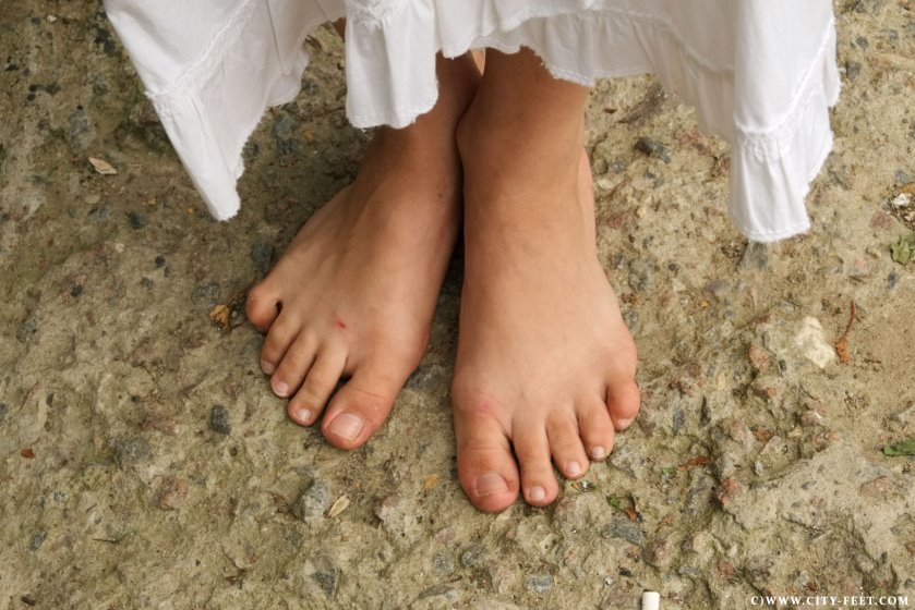 Cover 4 City Feet - Autumn barefoot walk. Part 3. - Full HD/MP4