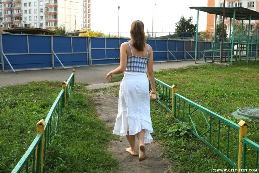 Cover 4 City Feet - Autumn barefoot walk. Part 4. - Full HD/MP4