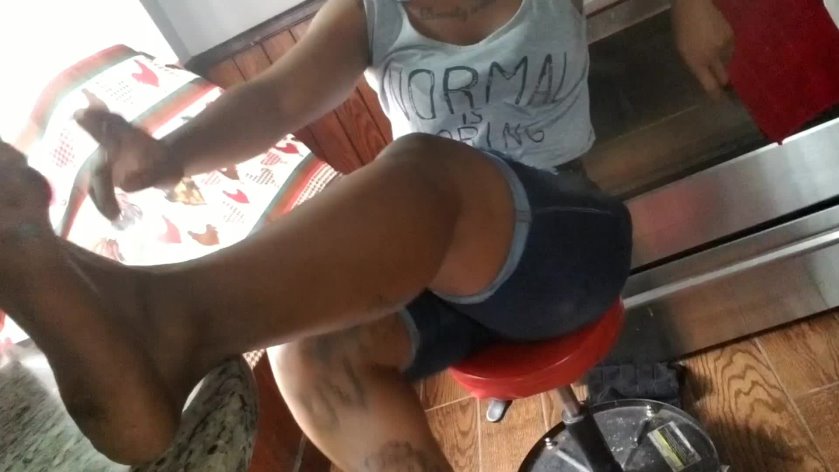 Cover 3 Diamond Ortega - Diamond o smokes in kitchen - Full HD/MP4