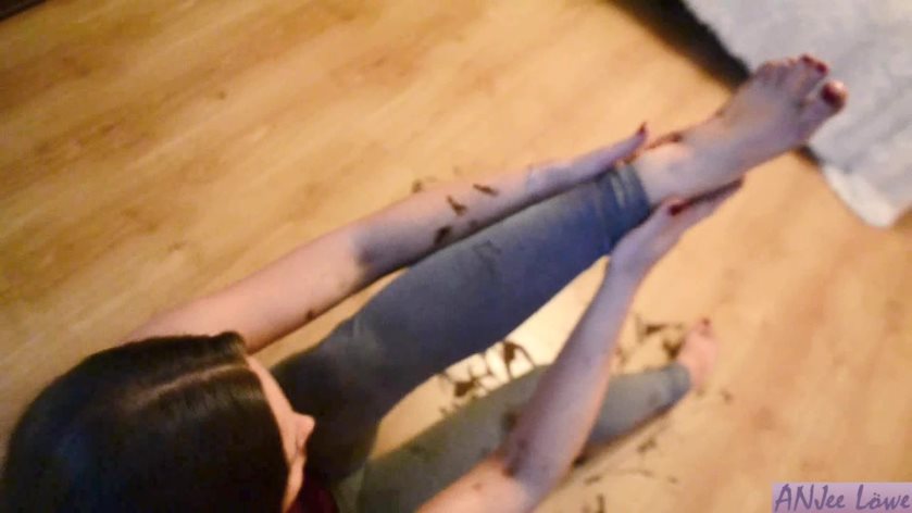 Cover 3 Anjee Lowe - Dirty Feet Licking - Full HD/MP4